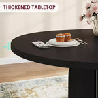Coppia di poltrone moderne, rivestite in teddy fleece con gambe in metallo dorato